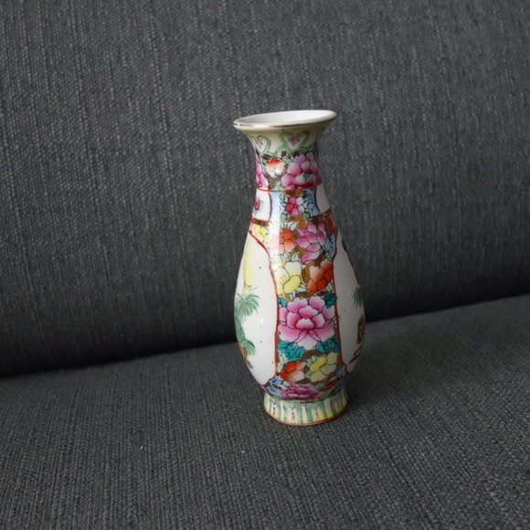 Small 6.5 Inch High Hourglass Shaped Ceramic Flower Vase - Picture 7 of 16